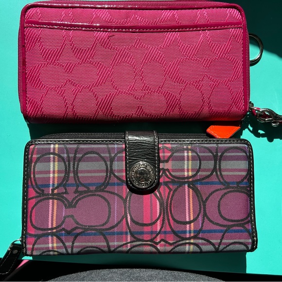 Coach - Picture 1 of 5